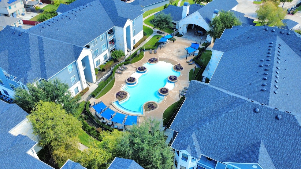 6777 Sommerall Dr unit 1322, Houston, TX 77084 - photo 1