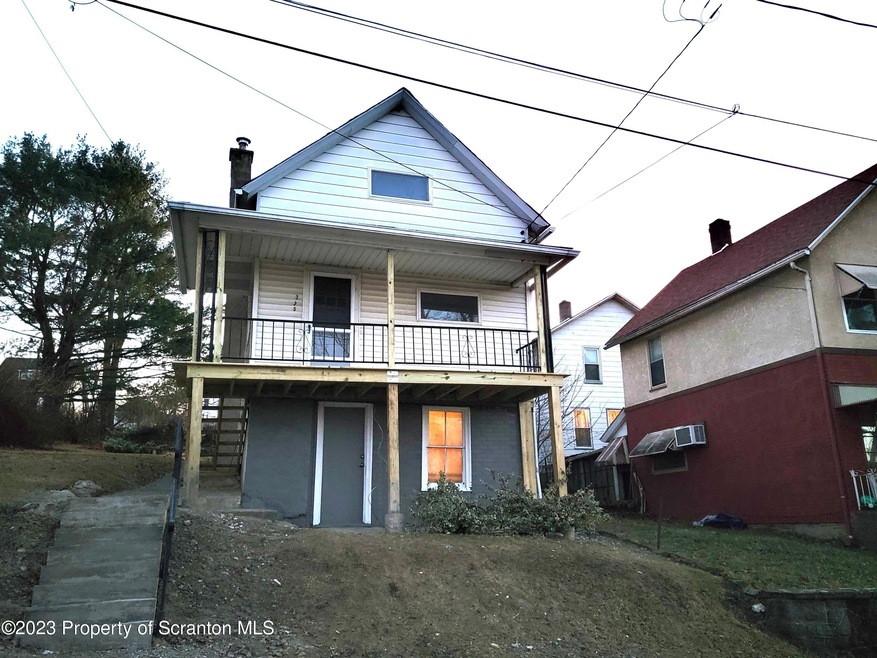 235 Mclean St, Dupont, PA 18641 - photo 1