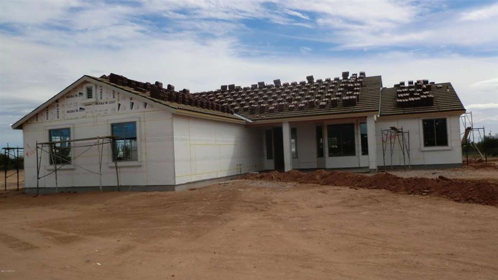 4 BED, 2 BATH, 2311 SQFT ON 2.1 ACRES