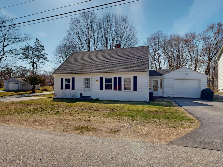 4 Therrien Ave., Saco