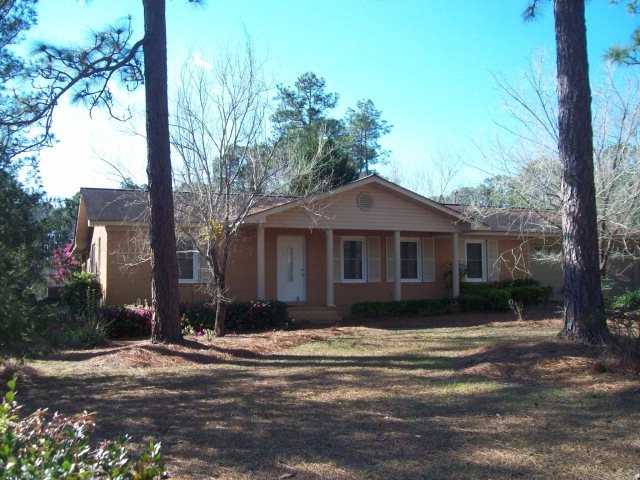 207 Azalea Blvd, Douglas, GA 31533 - photo 1