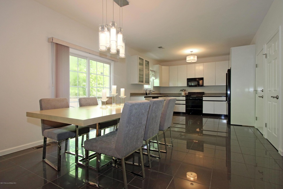 Spacious Eat In Kitchen