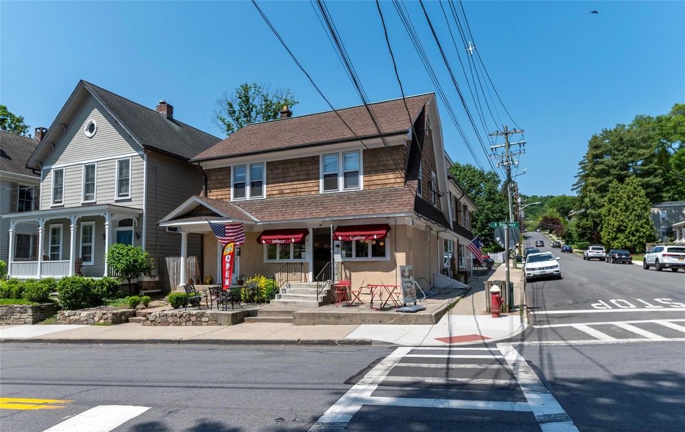 326 N Broadway unit 2, Nyack, NY 10960 - photo 1