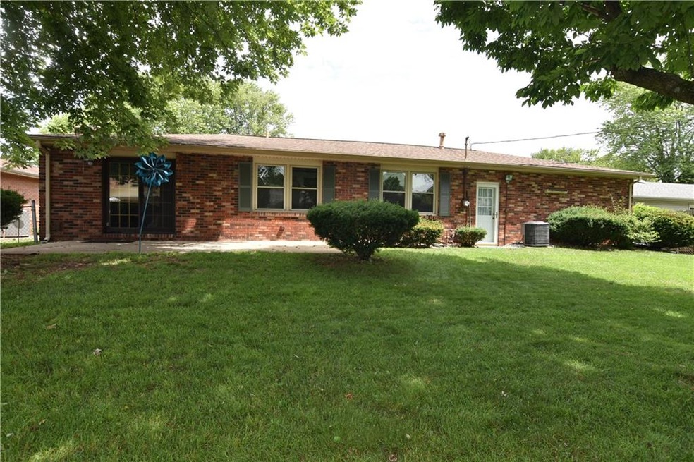 5225 Navajo Ct, Columbus, IN 47203 - photo 1