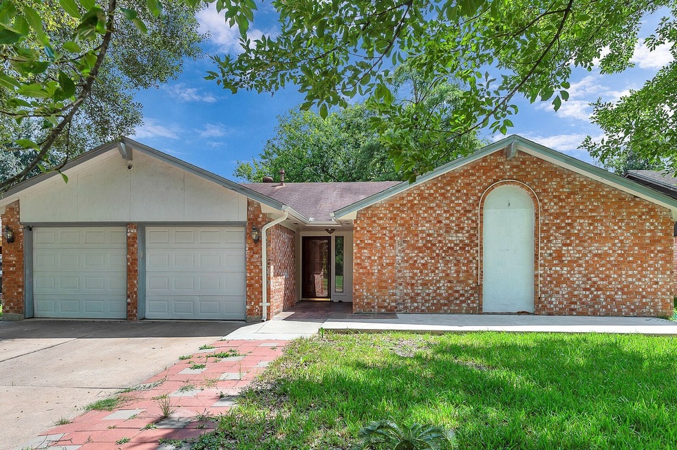 7030 Wood Bluff Blvd, Houston, TX 77040 - photo 1