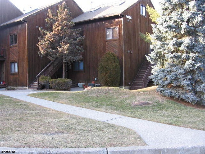 6 Le Touquet unit 8, Vernon, NJ 07462 - photo 1