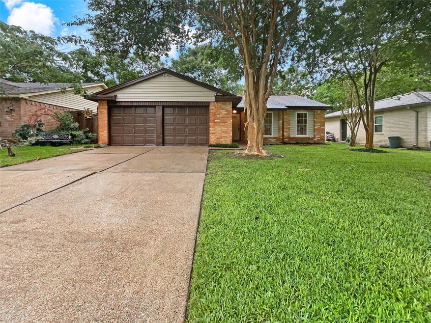 16715 Townes Rd, Friendswood, TX 77546 - photo 1