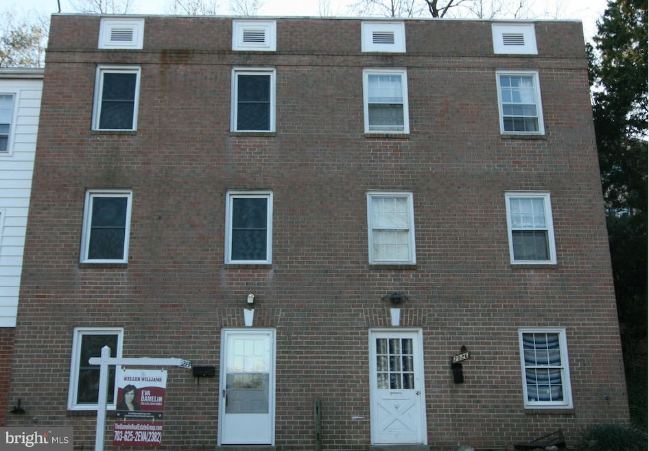 2928 Wythe Ct, Woodbridge, VA 22191 - photo 1