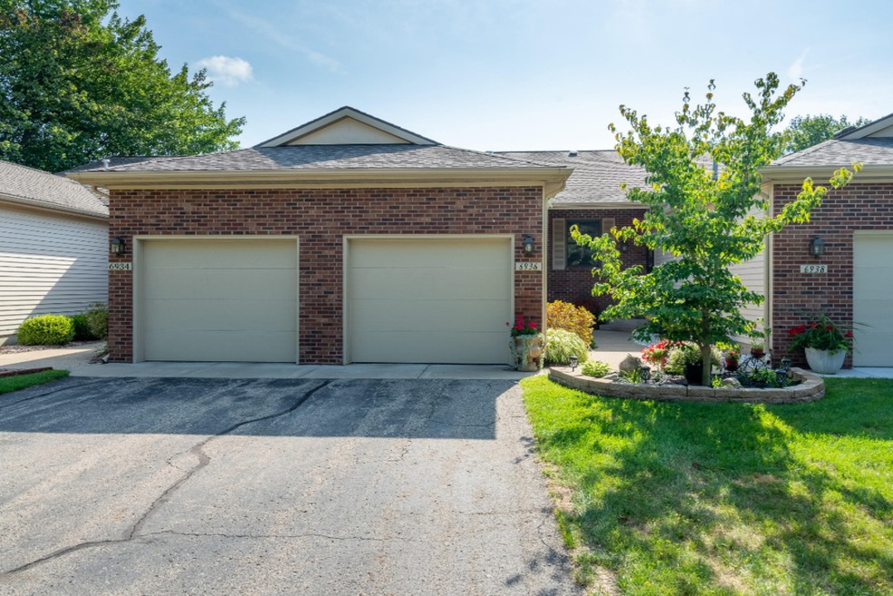 Front:Garage01