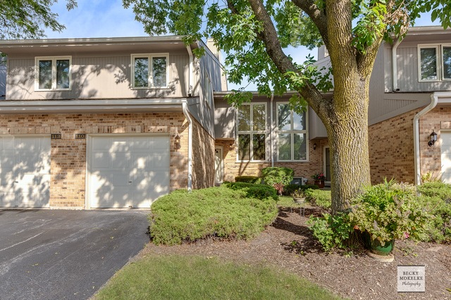 Luxury living minutes from I-355!