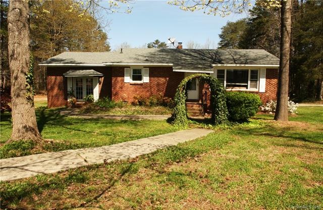 878 Sherwood Rd, Clover, SC 29710 - photo 1