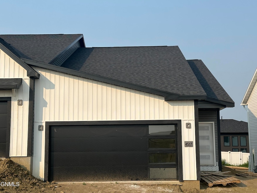 4517 47th St NW, Mandan, ND 58554 - photo 1