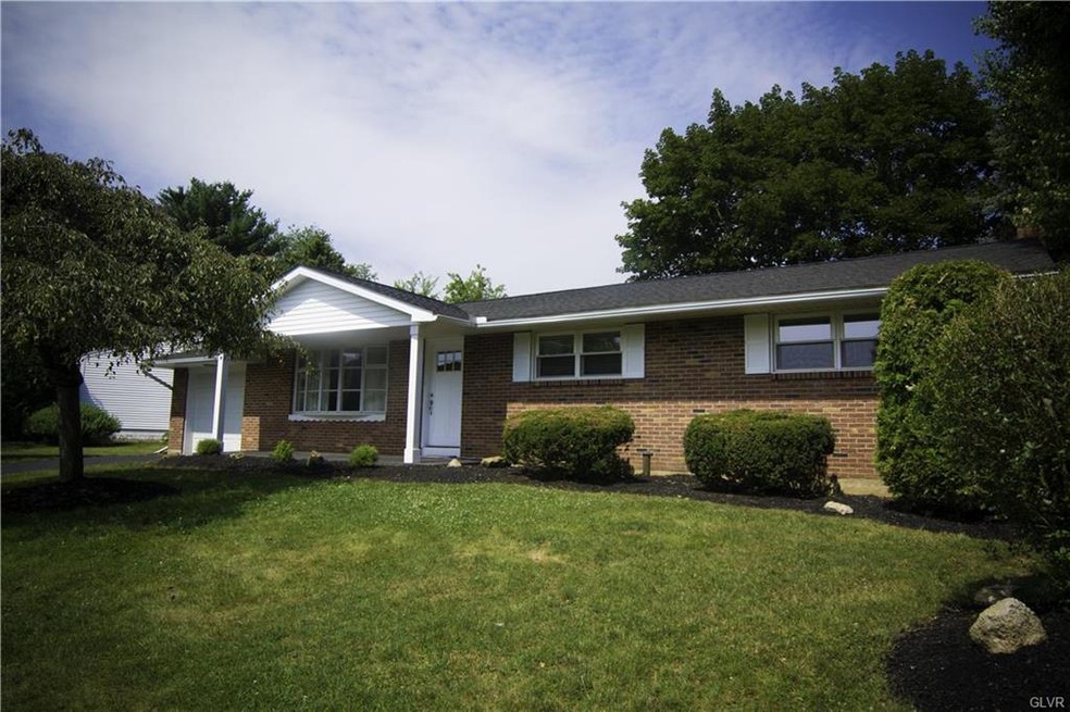 1240 Acorn Cir, Macungie, PA 18062 - photo 1