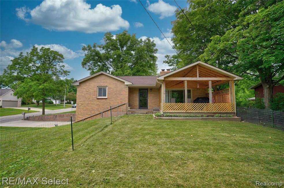 7303 E River Road 14.jpg