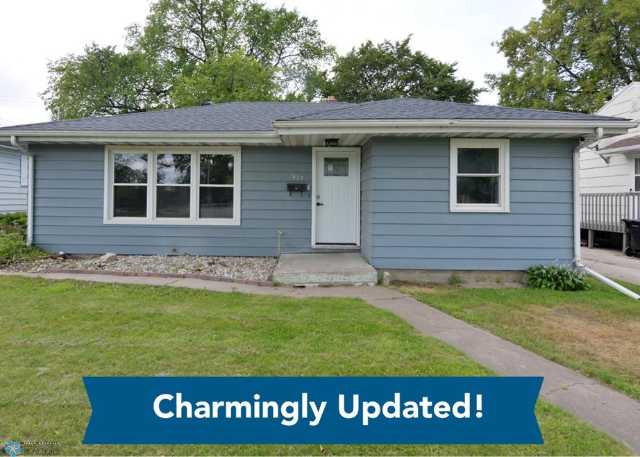 1625 5th St S, Fargo, ND 58103 - photo 1