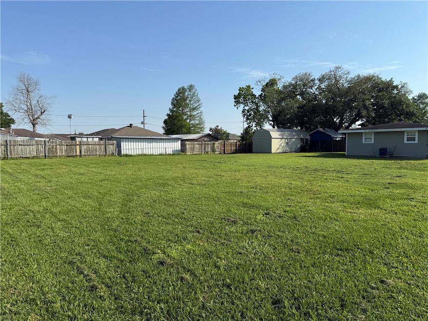 2421 Maureen Ln, Meraux, LA 70075 - photo 1