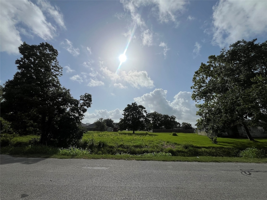 0 N 2nd unit 53303040, La Porte, TX 77571 - photo 1