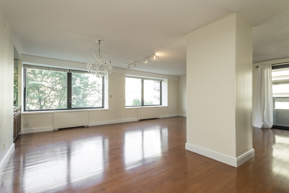 Harbor Towers unit 4B, Boston, MA 02110 - photo 1