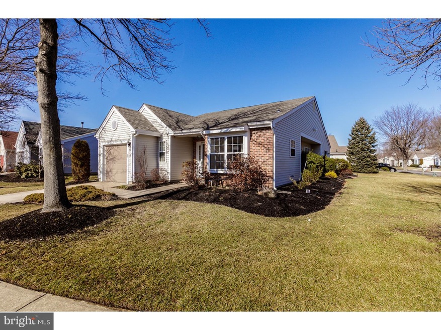 643 Cascade Dr S, Mount Laurel, NJ 08054 - photo 1