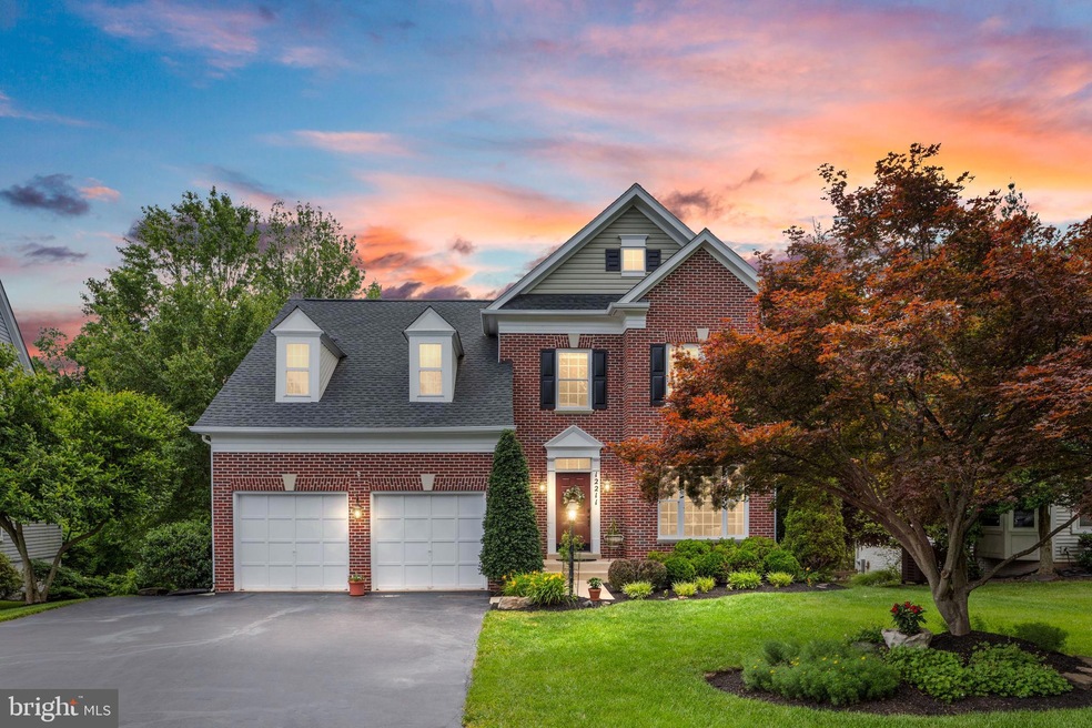 12211 Hoop Ct, Bristow, VA 20136 - photo 1