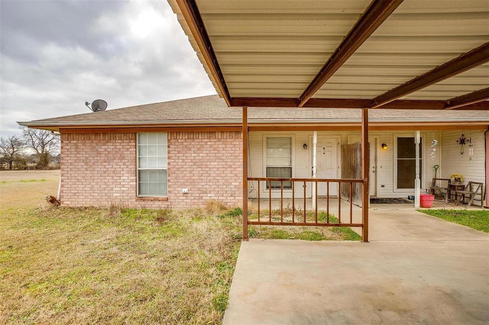 5005 Green Tree Ln unit B, Joshua, TX 76058 - photo 1