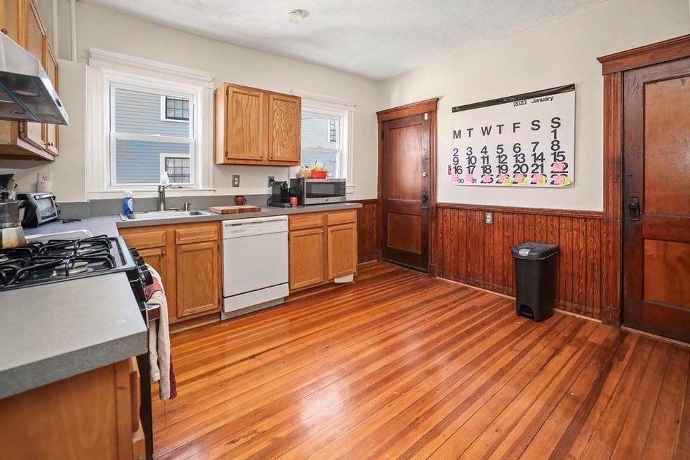 822 Centre St unit 1, Jamaica Plain, MA 02130 - photo 1