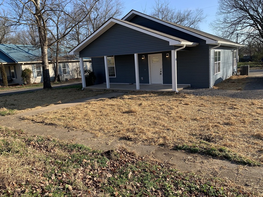 209 Shelbyville Mills Rd, Shelbyville, TN 37160 - photo 1