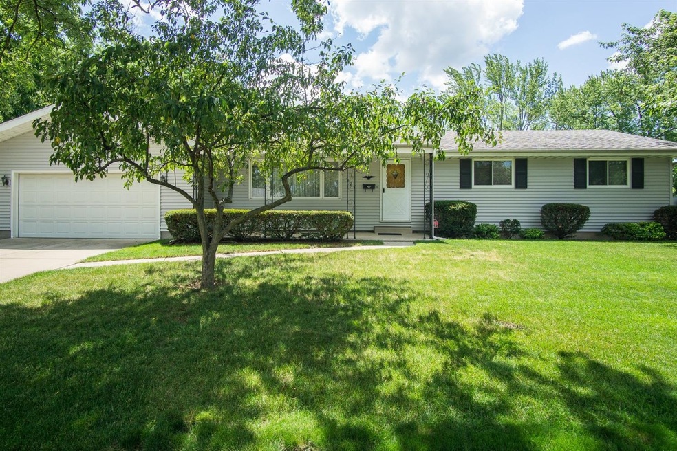 427 Fairview Ave, Crown Point, IN 46307 - photo 1