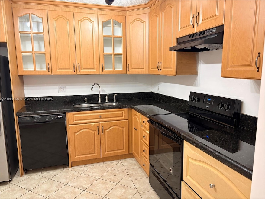 4172 Inverrary Dr unit 408, Lauderhill, FL 33319 - photo 1