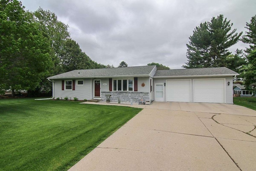 4857 Irish Ln, Fitchburg, WI 53711 - photo 1