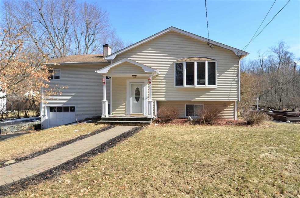 3468 Stoney St, Mohegan Lake, NY 10547 - photo 1