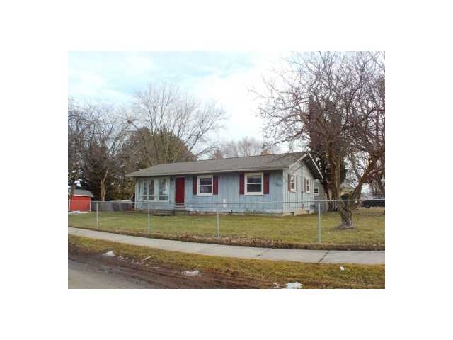 1523 Kennedy Dr, Lansing, MI 48911 - photo 1