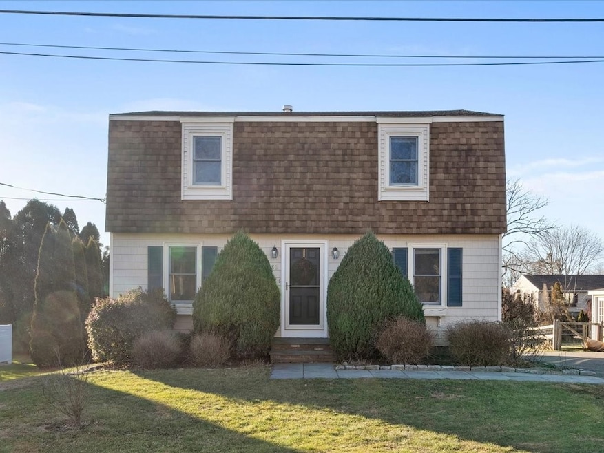 186 Center Ave, Middletown, RI 02842 - photo 1