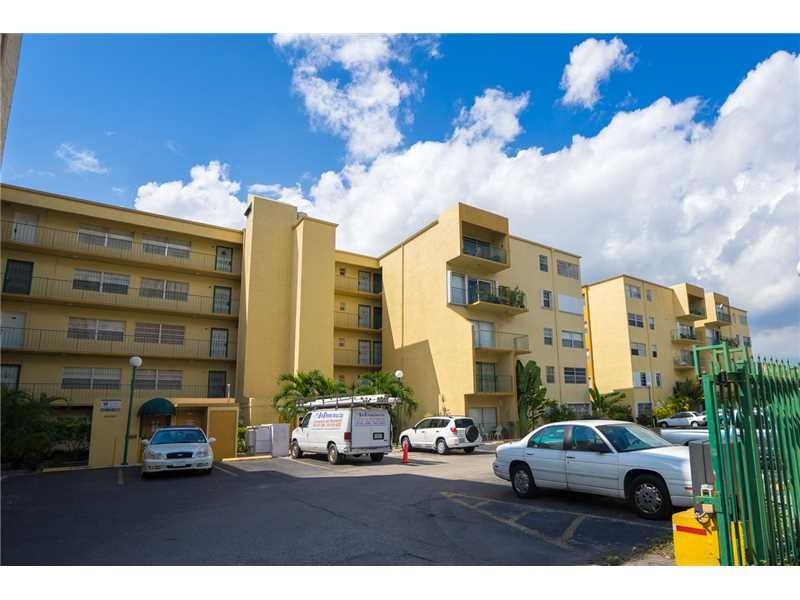 4490 W 19th Ct unit 416, Hialeah, FL 33012 - photo 1