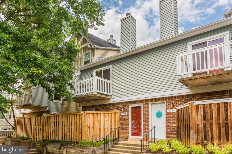 4378 Pembrook Village Dr unit 80, Alexandria, VA 22309 - photo 1