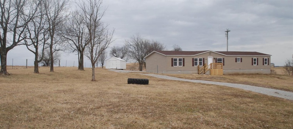 501 Harvey Pike, Harrodsburg, KY 40330 - photo 1