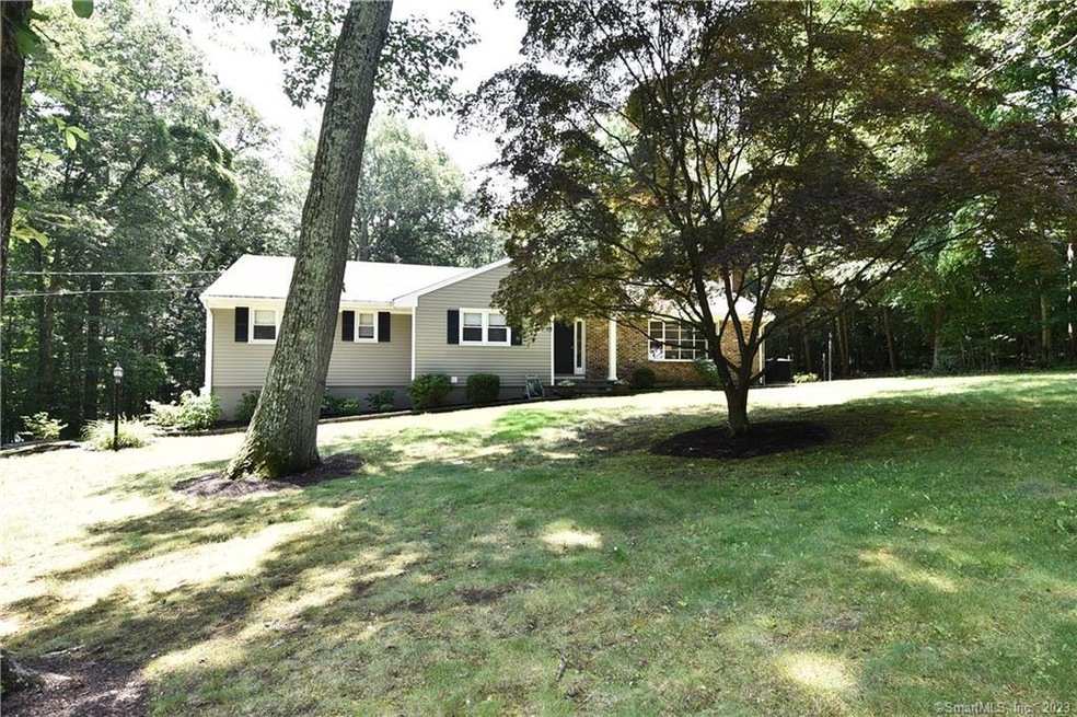 40 Theresa Ct, Stamford, CT 06907 - photo 1