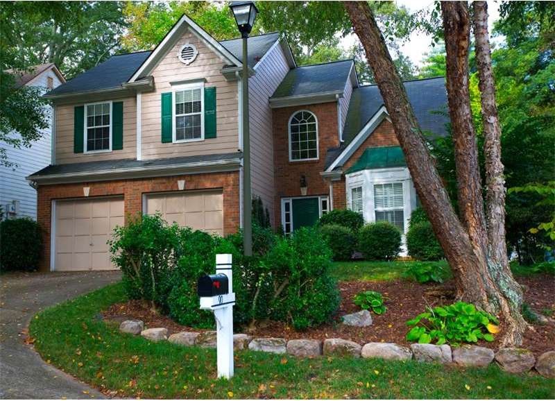 Great neighborhood with a short walk to Marietta S