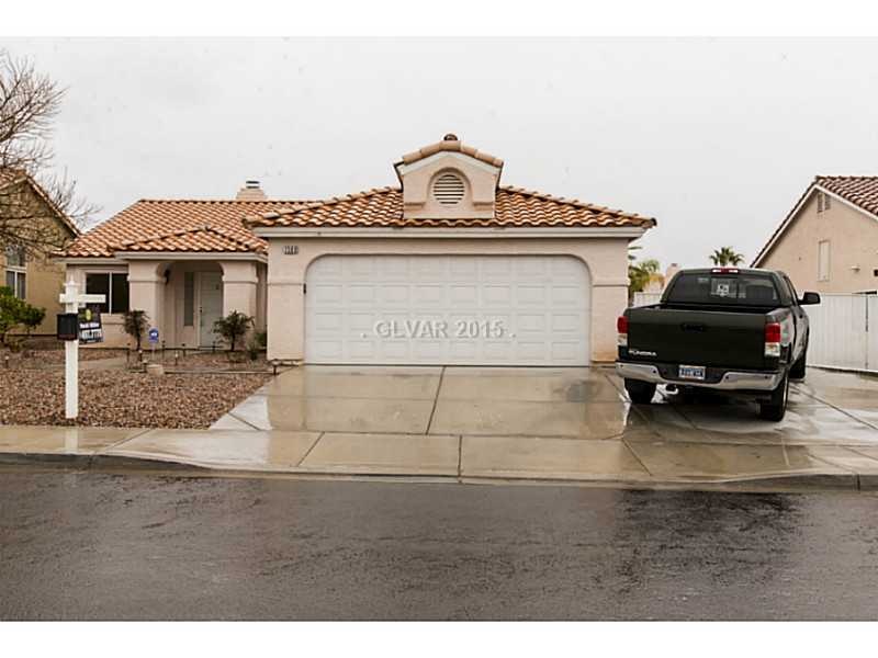 Facade/Exterior Front. DESERT LANDSCAPING, RV/BOAT