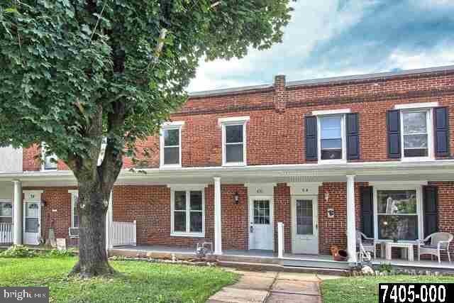 66 S 4th St, Mount Wolf, PA 17347 - photo 1