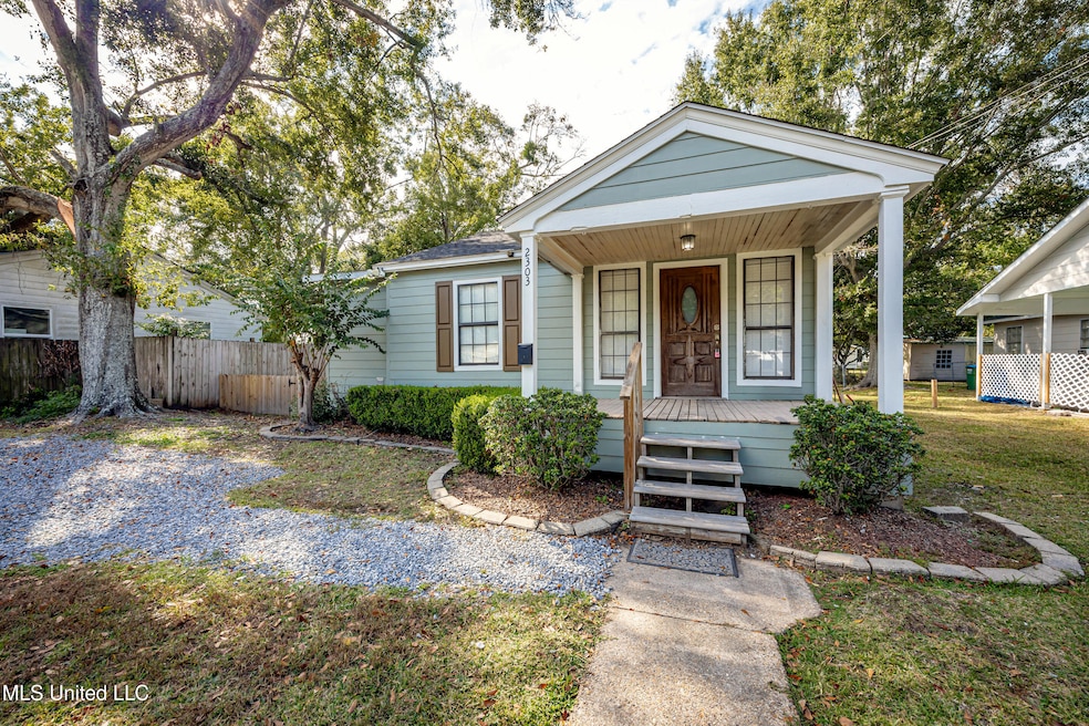 2303 12th St, Pascagoula, MS 39567 - photo 1