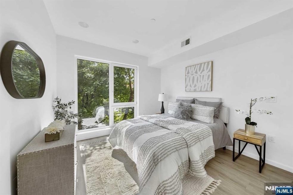 15 S 13th St unit 403, Newark, NJ 07108 - photo 1