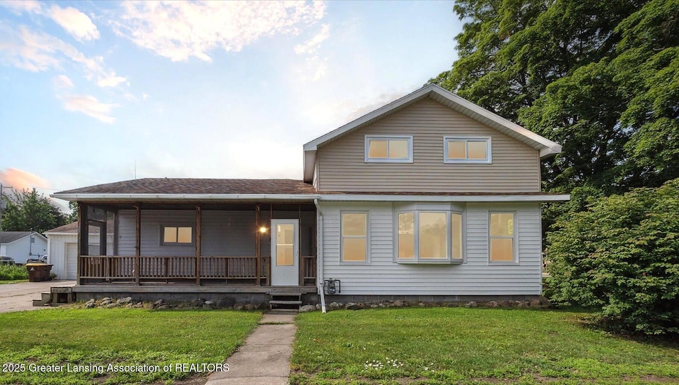 127 W Main St, Maple Rapids, MI 48853 - photo 1