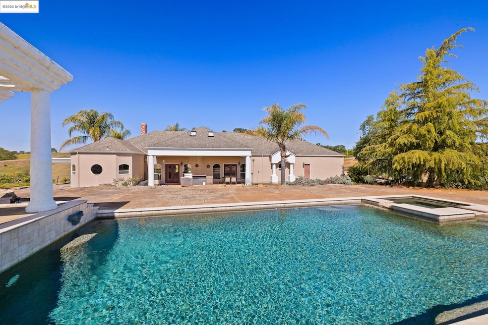 Sold $571,280 • Co-Listing Agent