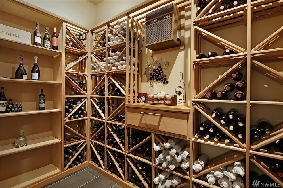 3661 Hunts Point Rd, Hunts Point, WA 98004 - photo 1