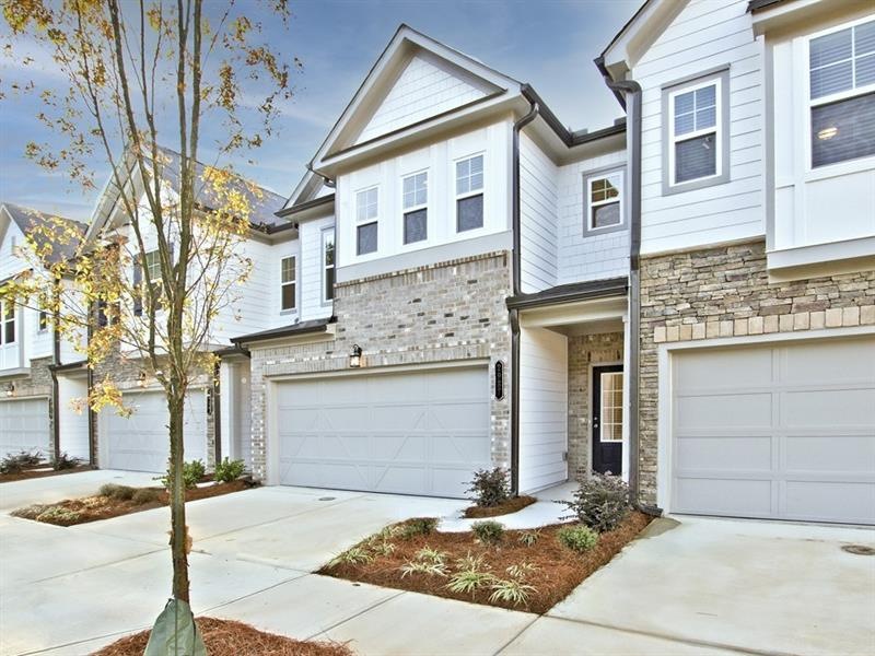 Gorgeous Craftsman style exterior.  Photo example 