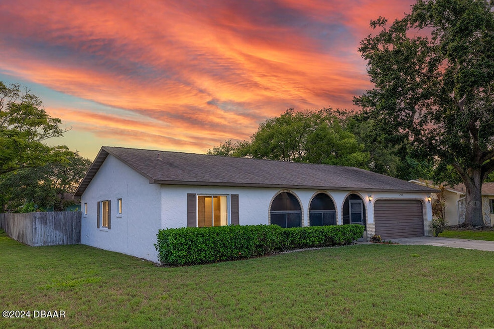 CORNER LOT, FENCED W SCREENED POOL