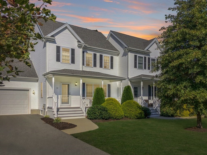 11 Williamsburg Way unit 11, Medway, MA 02053 - photo 1