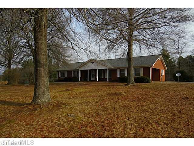 140 Mason Ln, Statesville, NC 28625 - photo 1