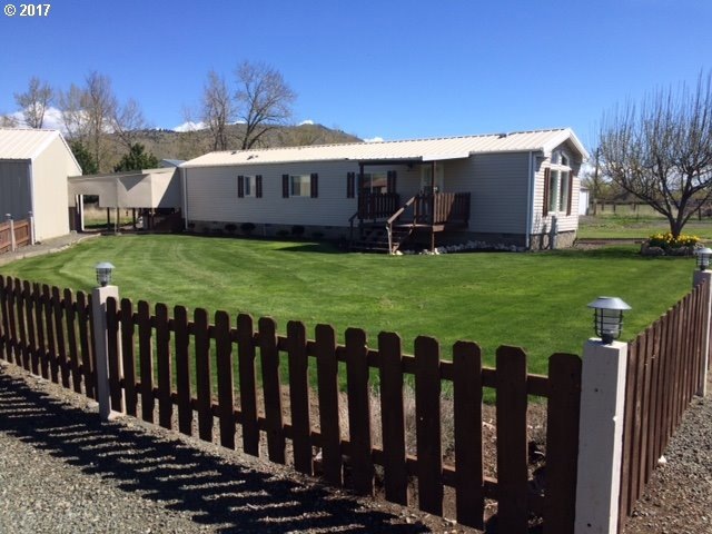 105 Green Acres Ln, Mount Vernon, OR 97865 - photo 1